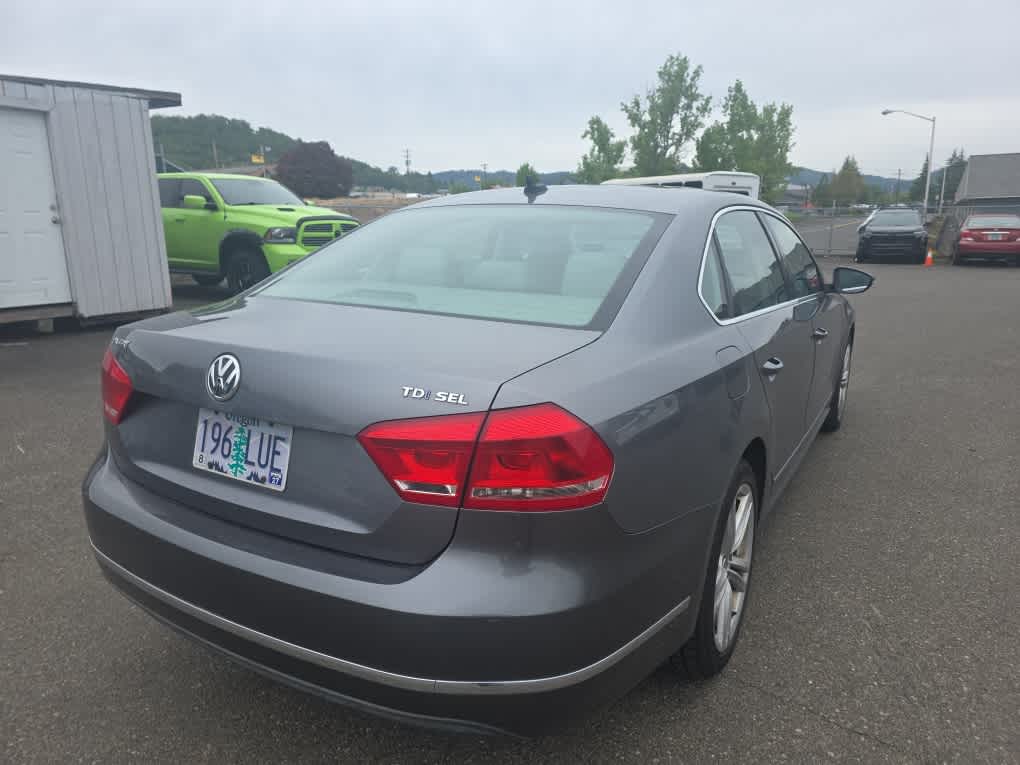 Thumbnail: 2012 Volkswagen Passat - 5