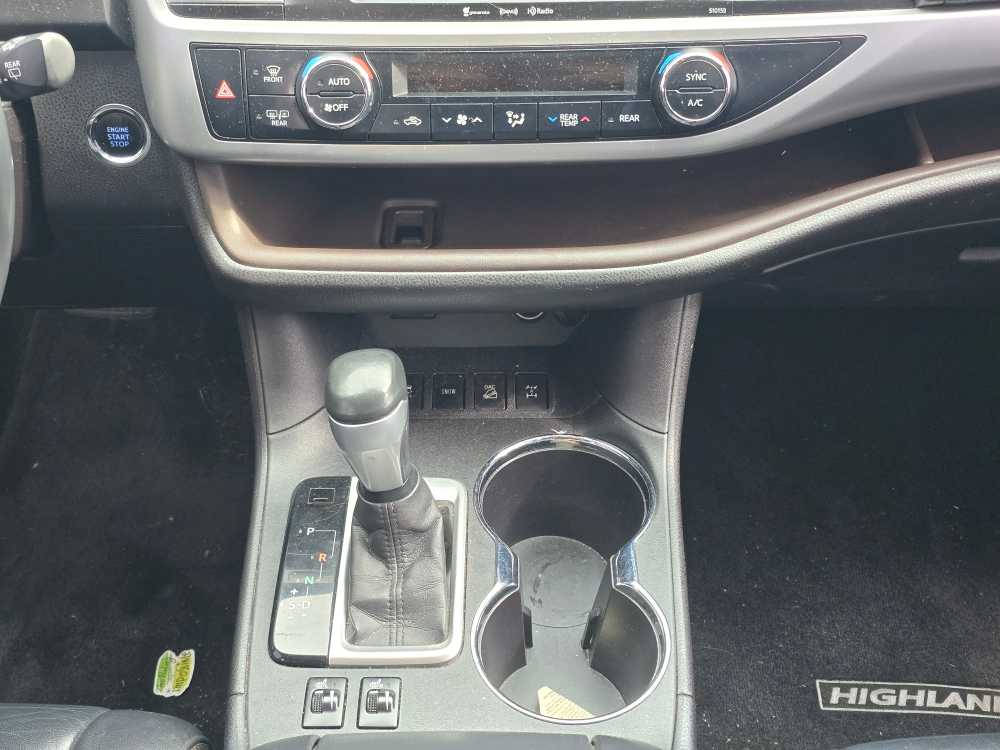 Thumbnail: 2016 Toyota Highlander - 13