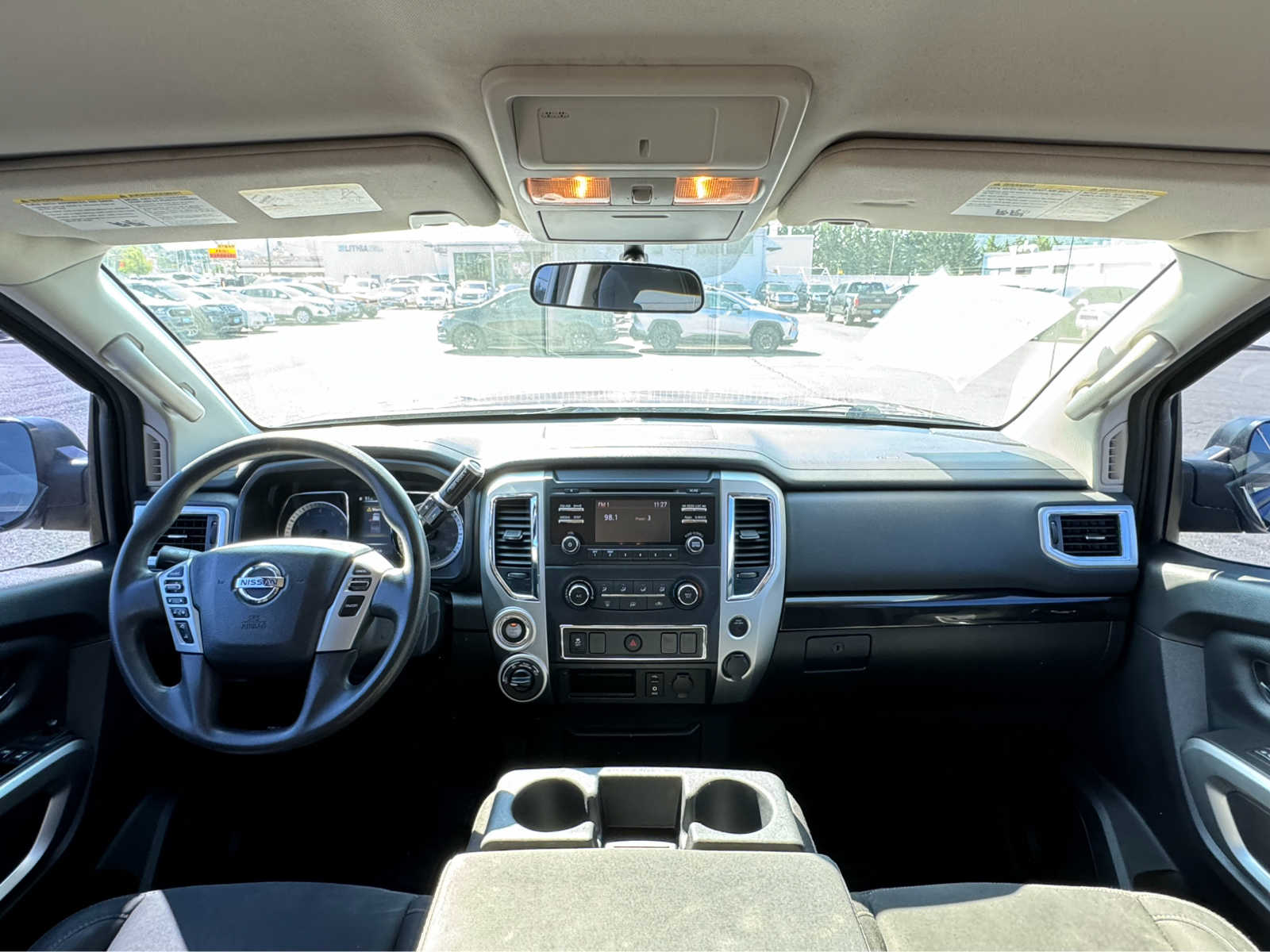 2017 Nissan Titan SV 15