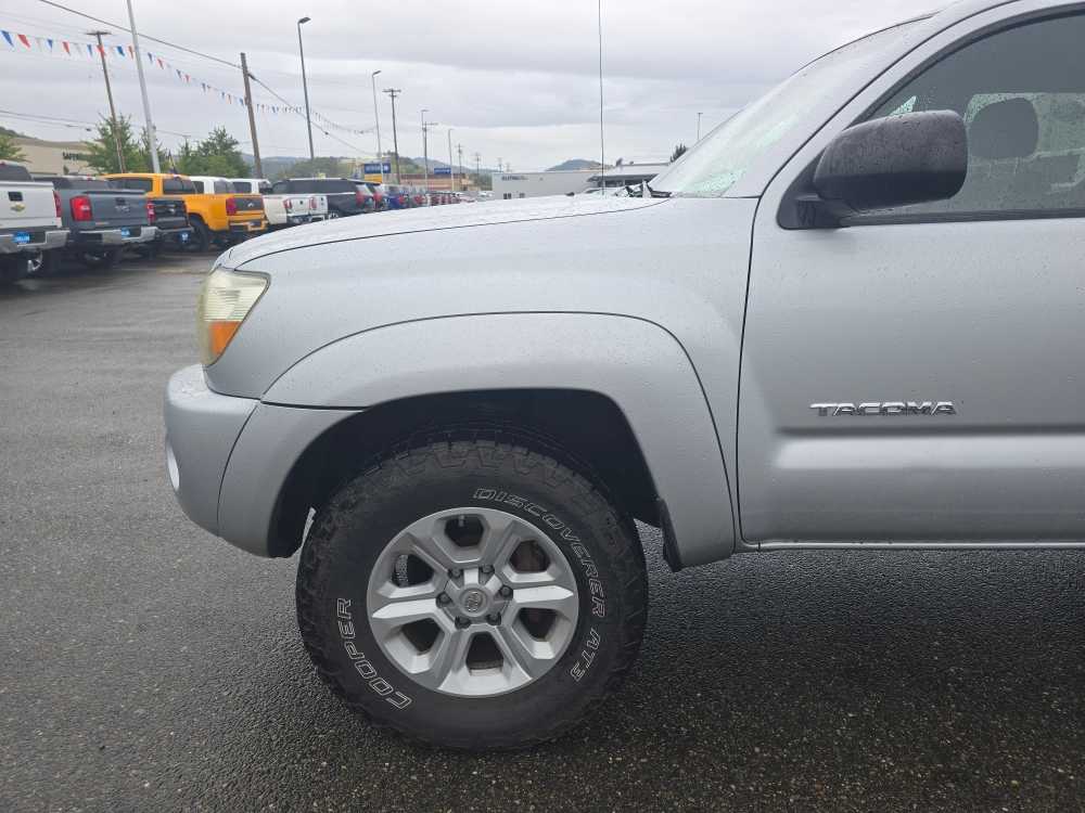 Thumbnail: 2006 Toyota Tacoma - 13