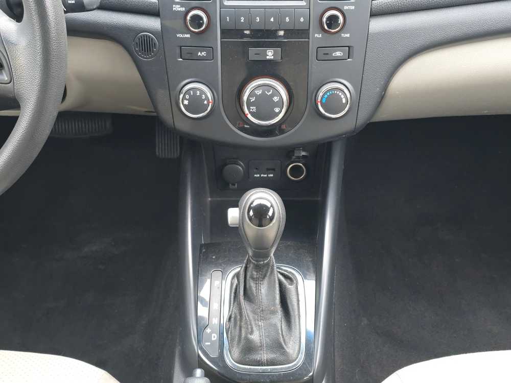 Thumbnail: 2011 Kia Forte - 14