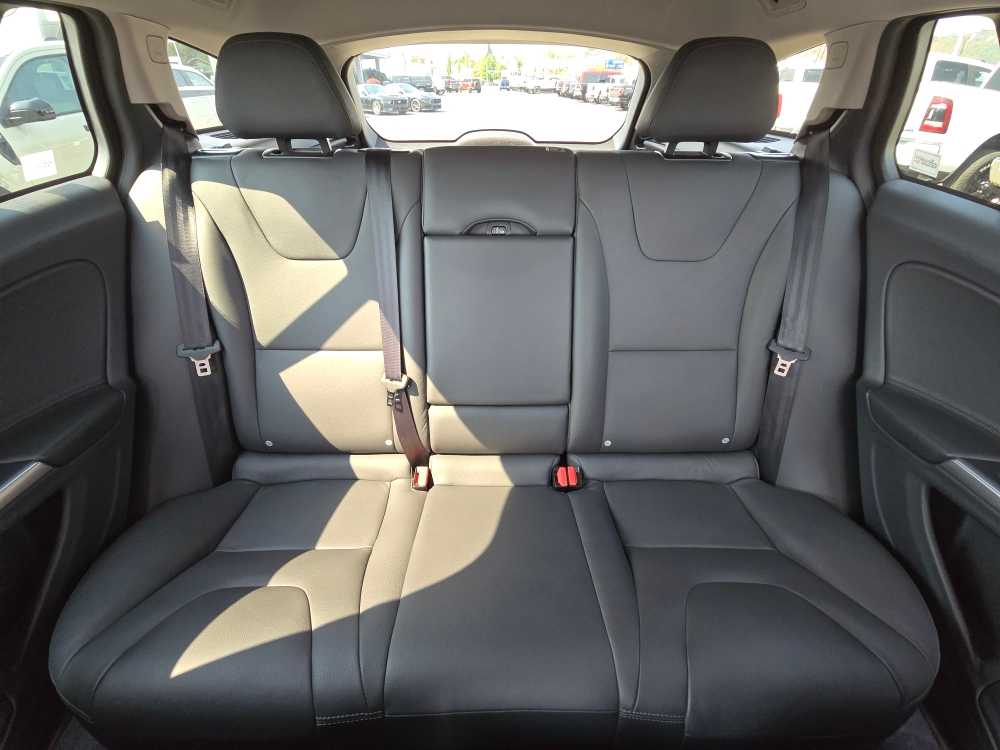 Thumbnail: 2018 Volvo S60 - 17