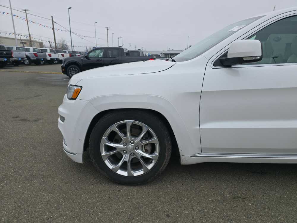 Thumbnail: 2019 Jeep Grand Cherokee - 18