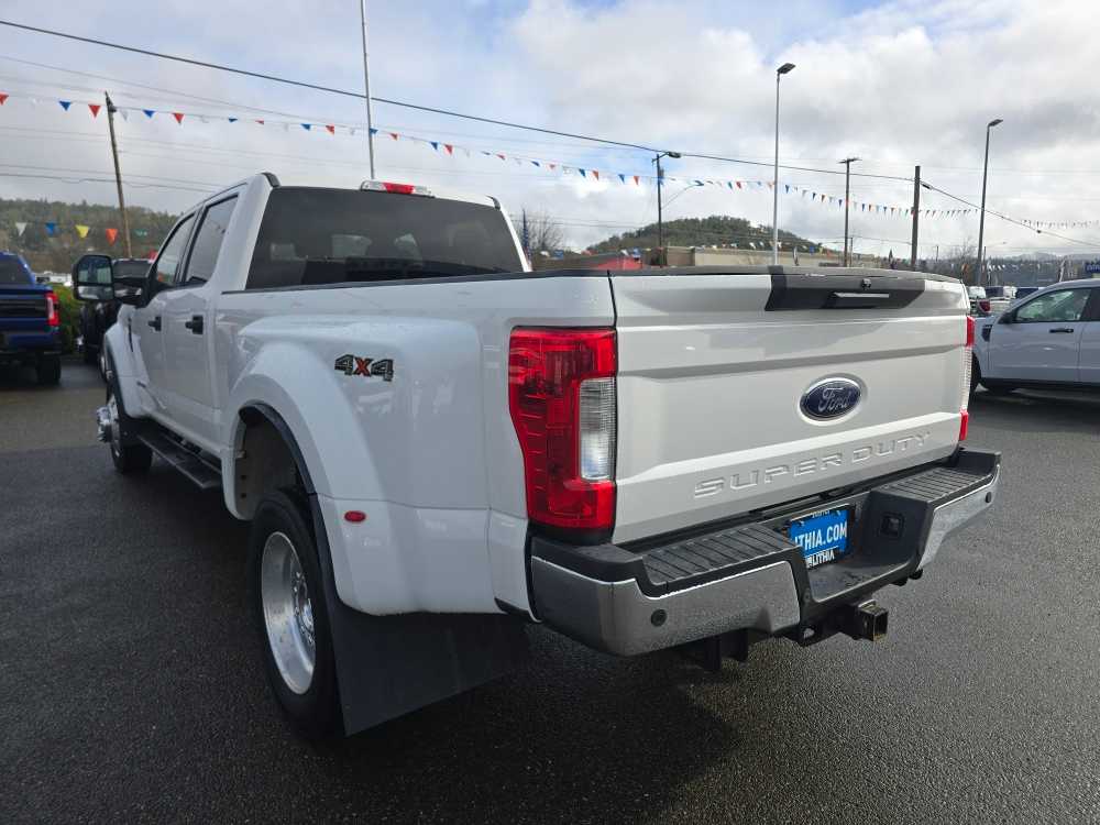 Thumbnail: 2019 Ford F-450 - 3