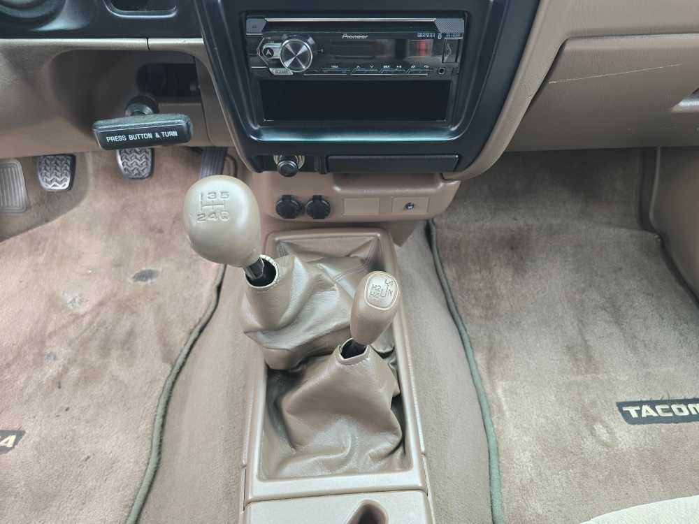 Thumbnail: 2002 Toyota Tacoma - 13