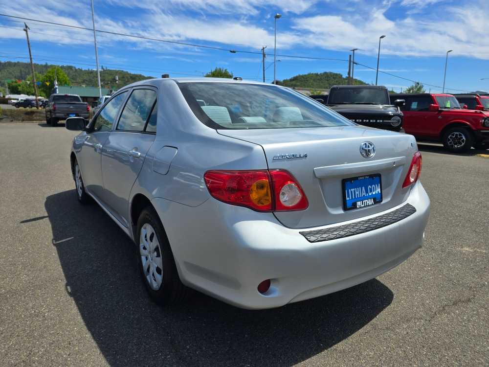 Thumbnail: 2010 Toyota Corolla - 3