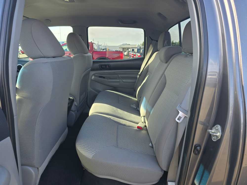 Thumbnail: 2015 Toyota Tacoma - 16