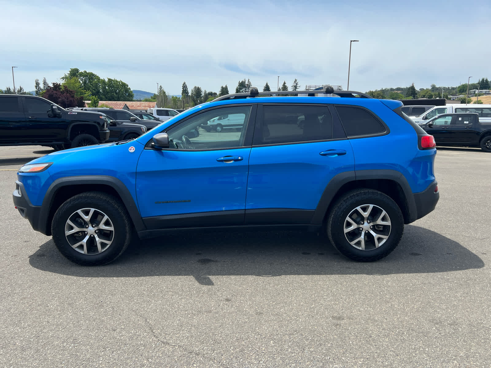 Thumbnail: 2018 Jeep Cherokee - 8