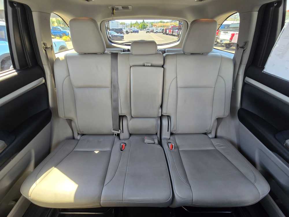 Thumbnail: 2015 Toyota Highlander - 18