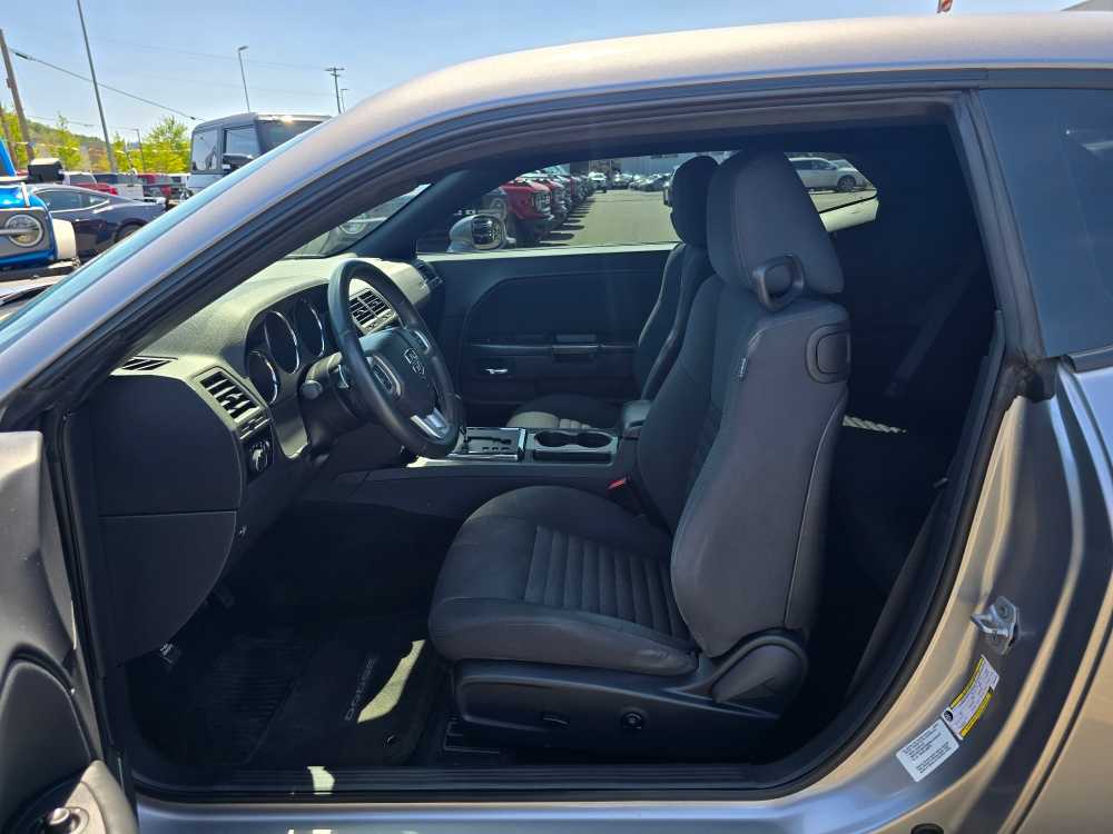 2013 Dodge Challenger SXT 10