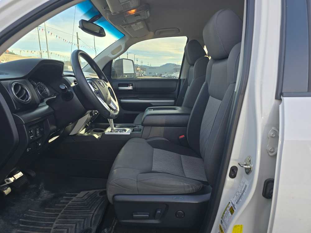 Thumbnail: 2015 Toyota Tundra - 9