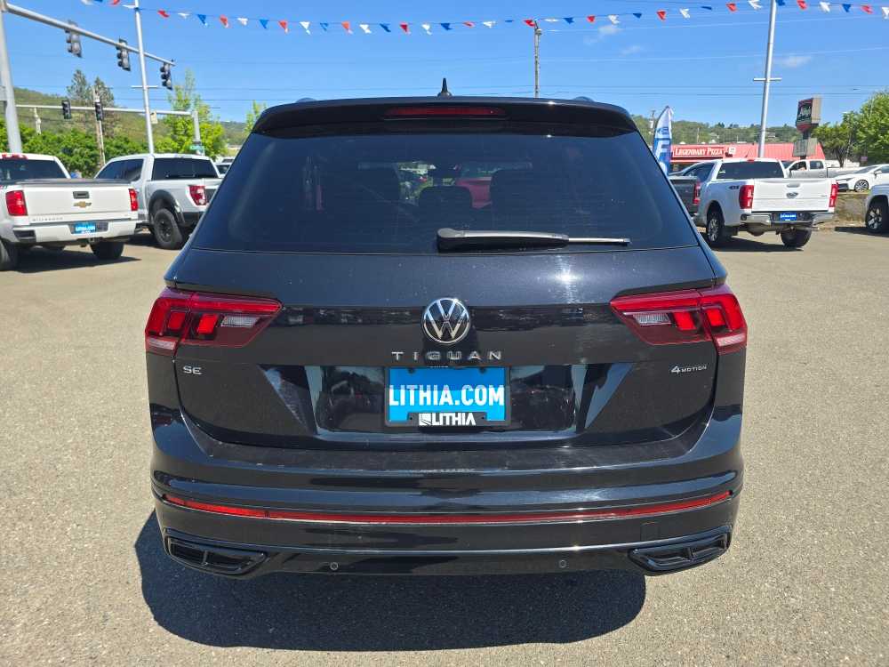 Thumbnail: 2022 Volkswagen Tiguan - 4