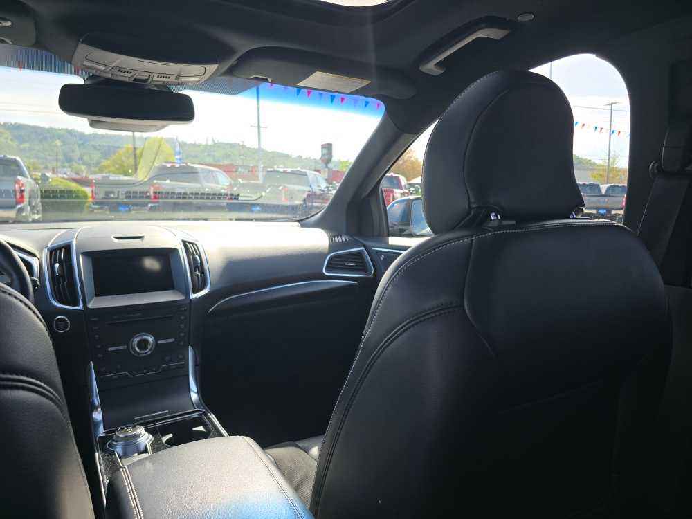 Thumbnail: 2019 Ford Edge - 14