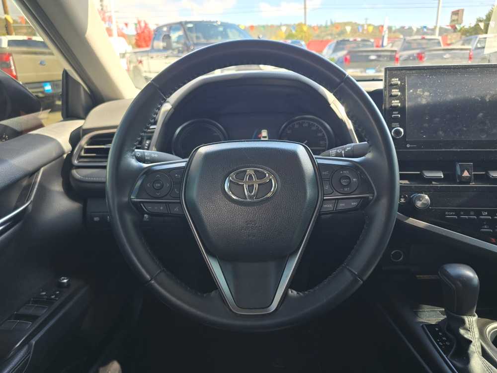 Thumbnail: 2022 Toyota Camry - 11