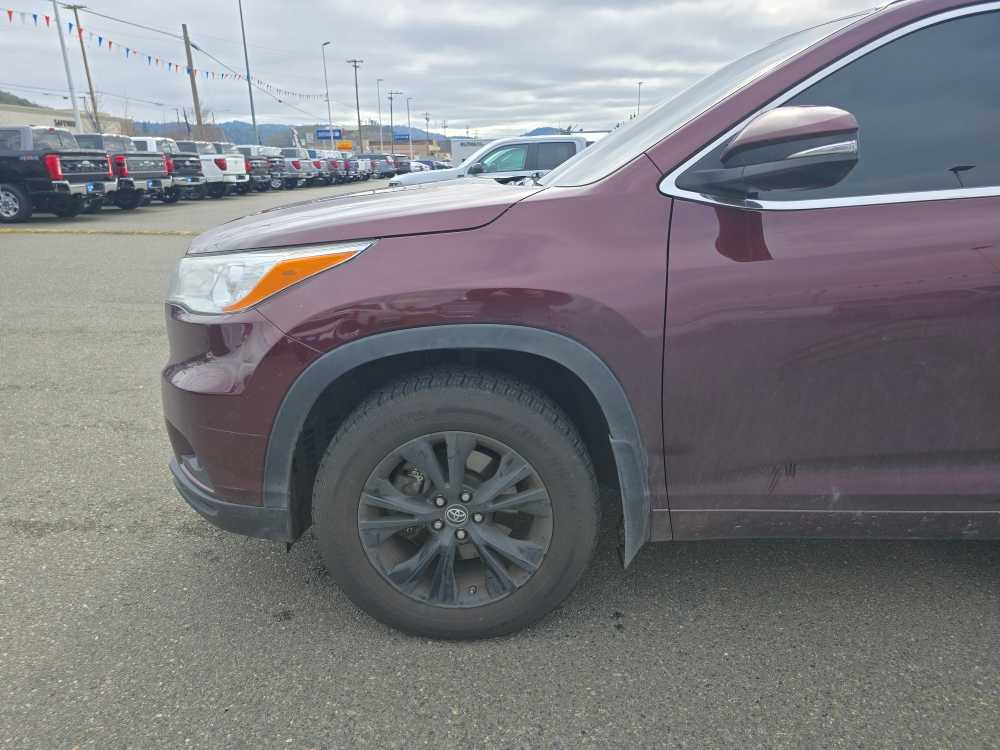 Thumbnail: 2016 Toyota Highlander - 19