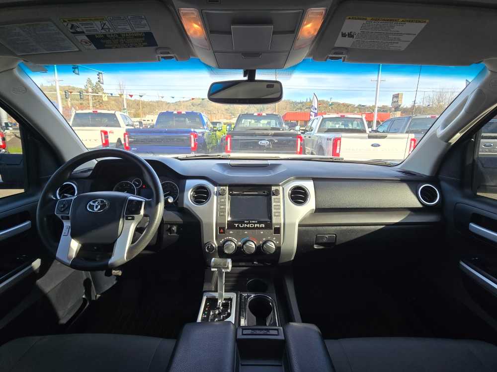 Thumbnail: 2015 Toyota Tundra - 15