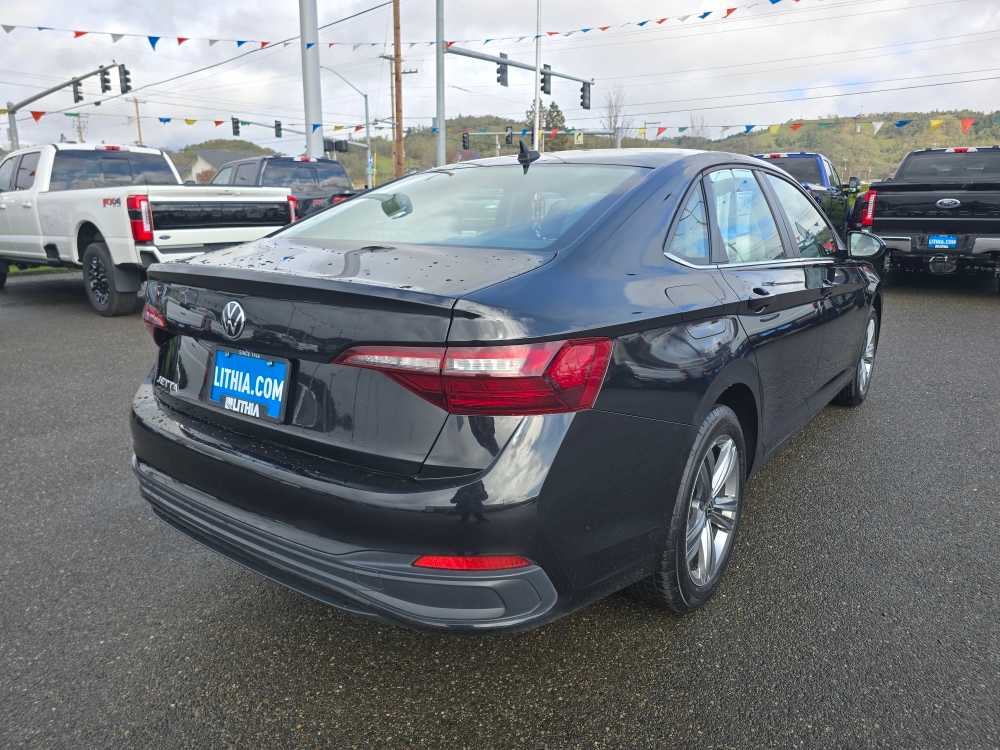 Thumbnail: 2024 Volkswagen Jetta - 5