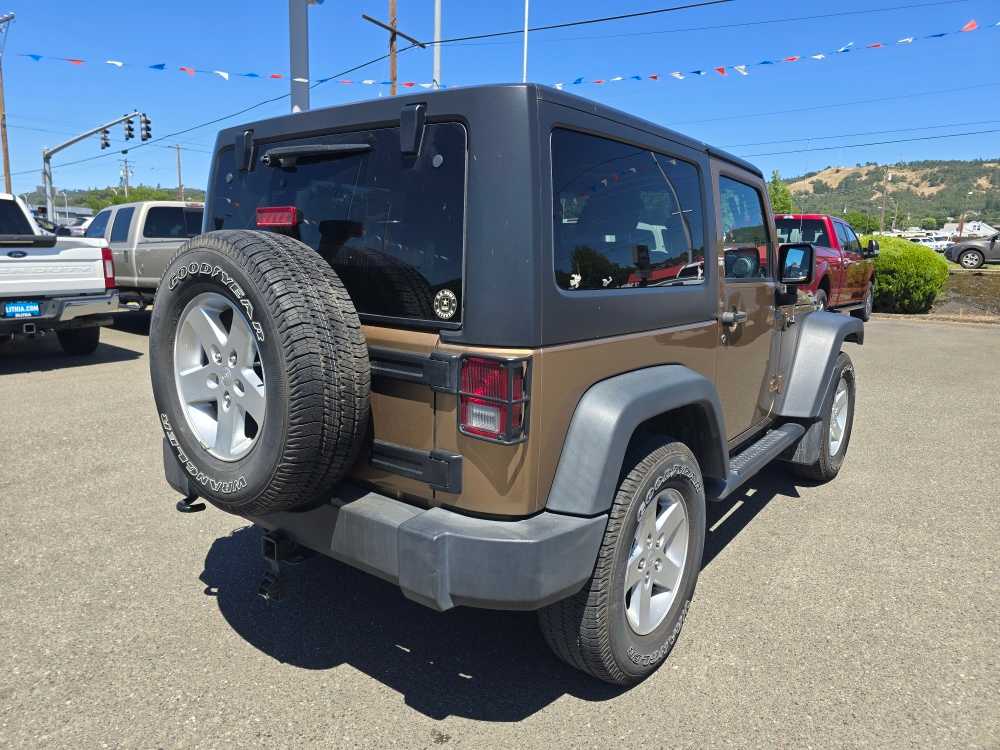 Thumbnail: 2015 Jeep Wrangler - 10