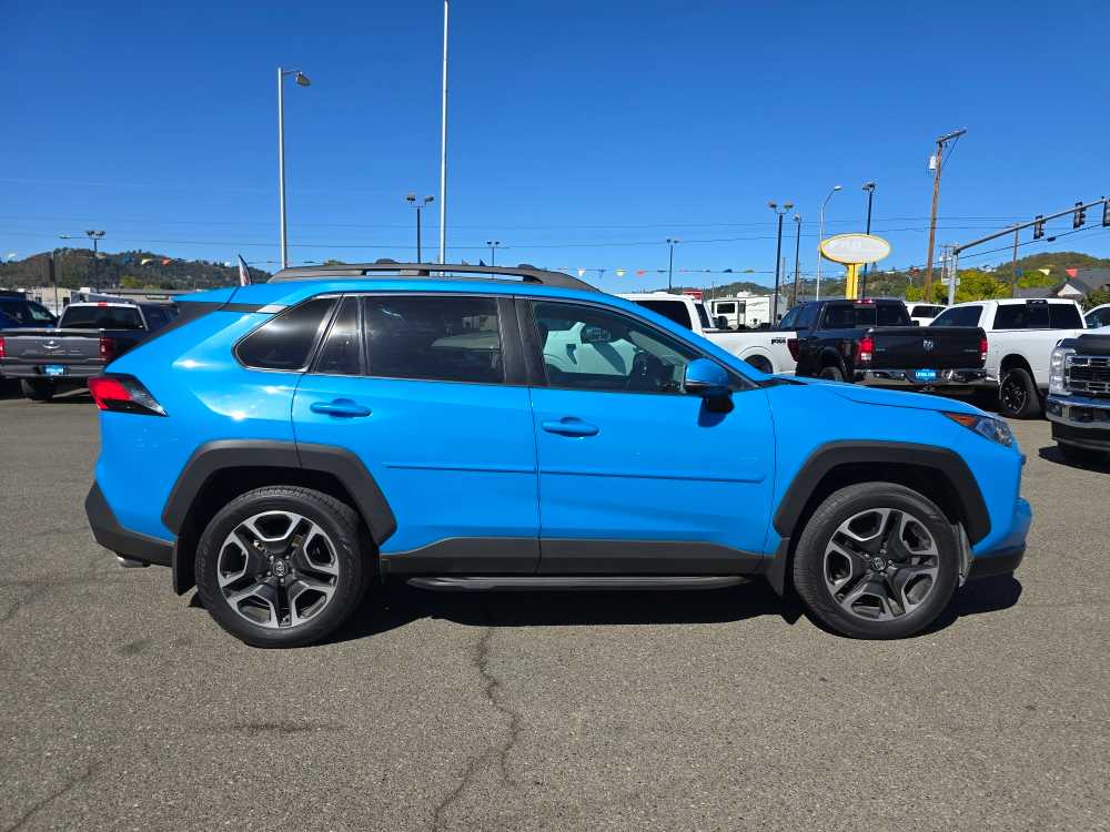 Thumbnail: 2019 Toyota RAV4 - 6