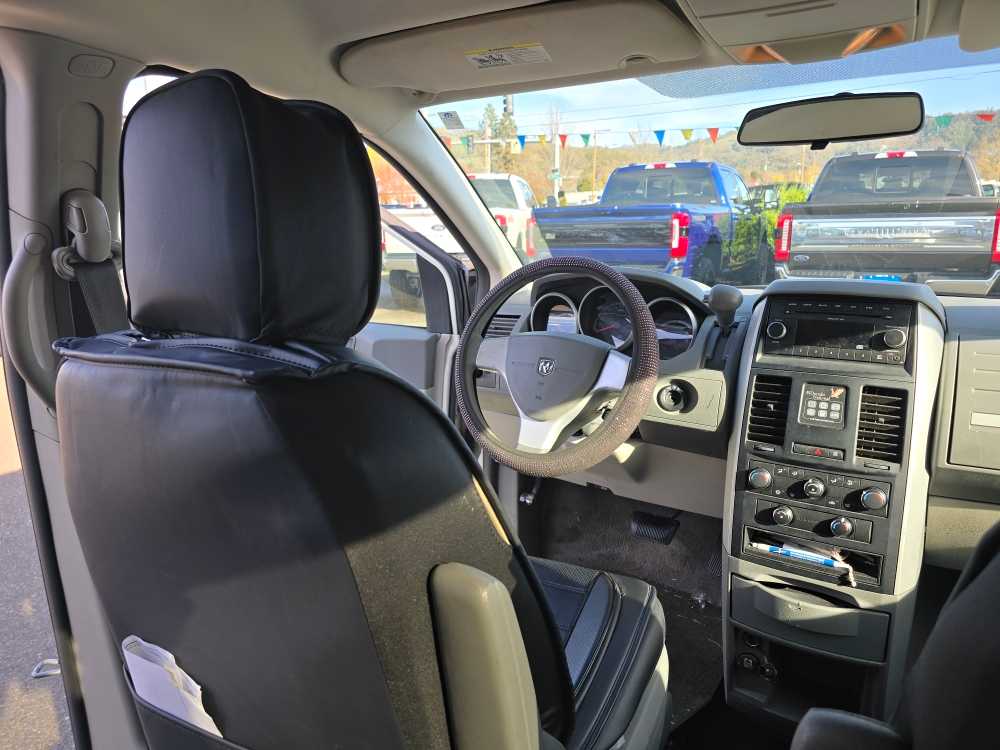 Thumbnail: 2010 Dodge Grand Caravan - 10