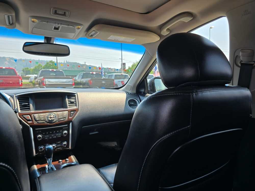 Thumbnail: 2015 Nissan Pathfinder - 14