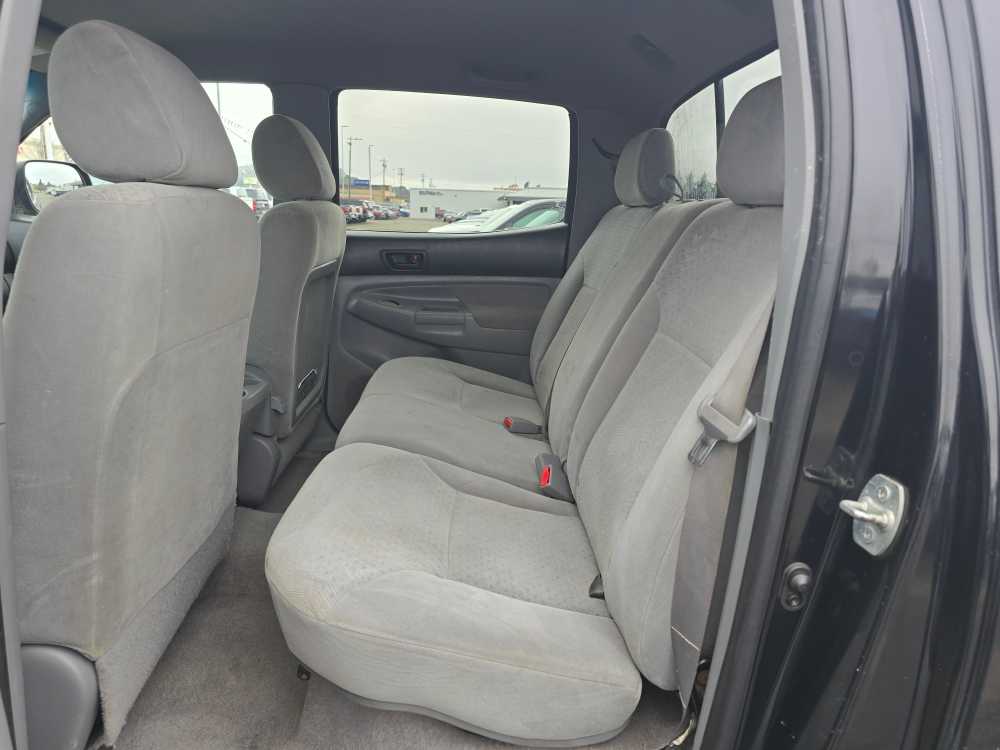 Thumbnail: 2006 Toyota Tacoma - 17