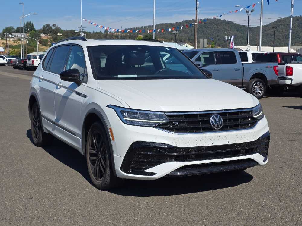 Thumbnail: 2022 Volkswagen Tiguan - 10