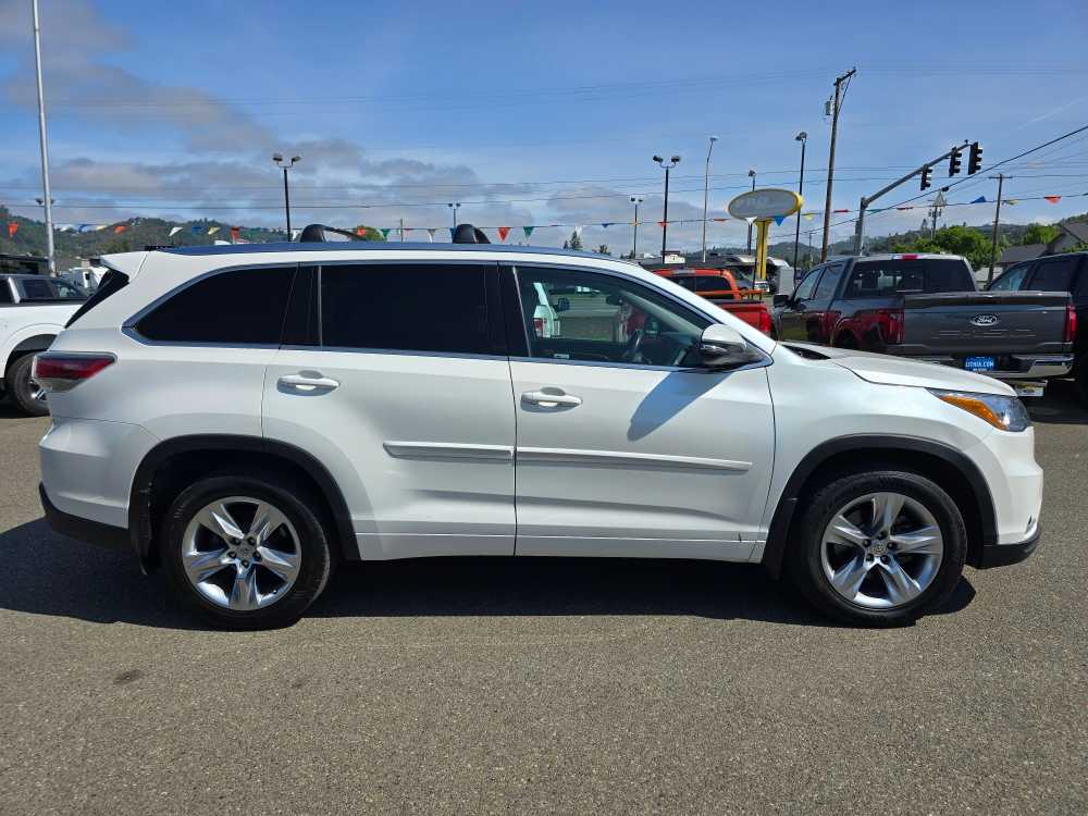 Thumbnail: 2015 Toyota Highlander - 6