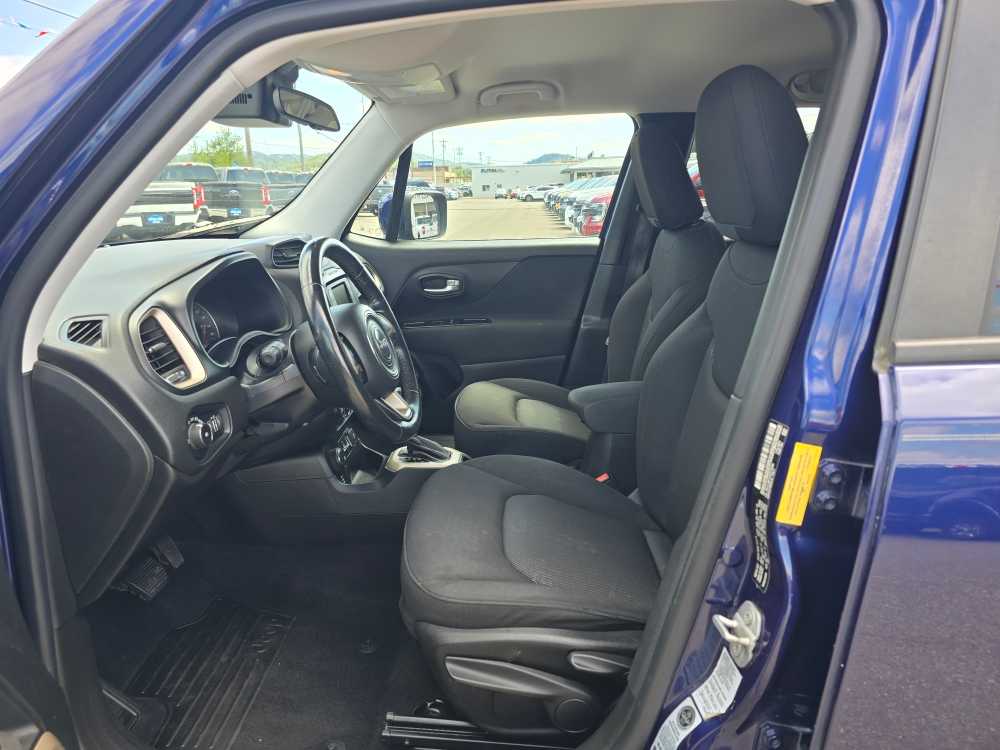 Thumbnail: 2016 Jeep Renegade - 9