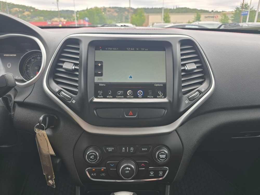 Thumbnail: 2015 Jeep Cherokee - 12
