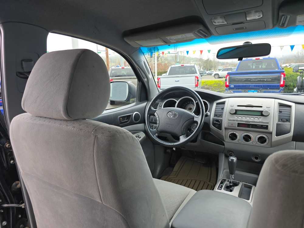 Thumbnail: 2006 Toyota Tacoma - 11