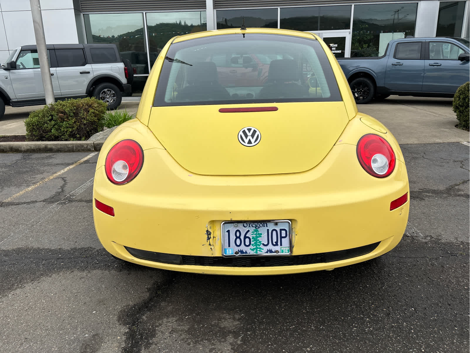 Thumbnail: 2010 Volkswagen New Beetle - 4