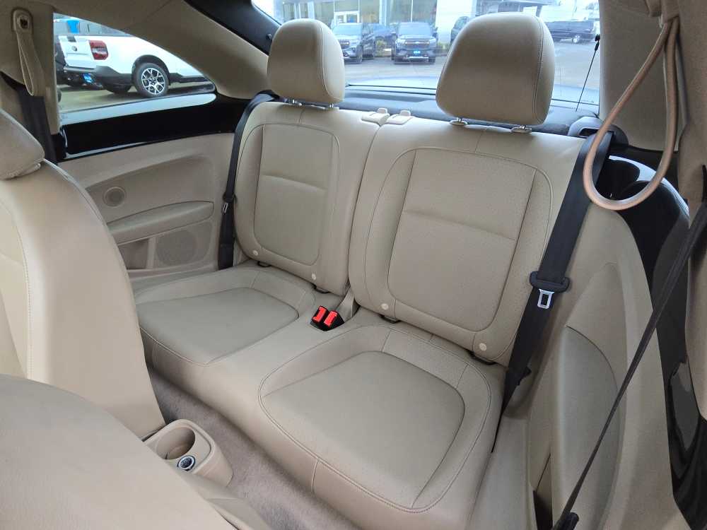 Thumbnail: 2016 Volkswagen Beetle - 16