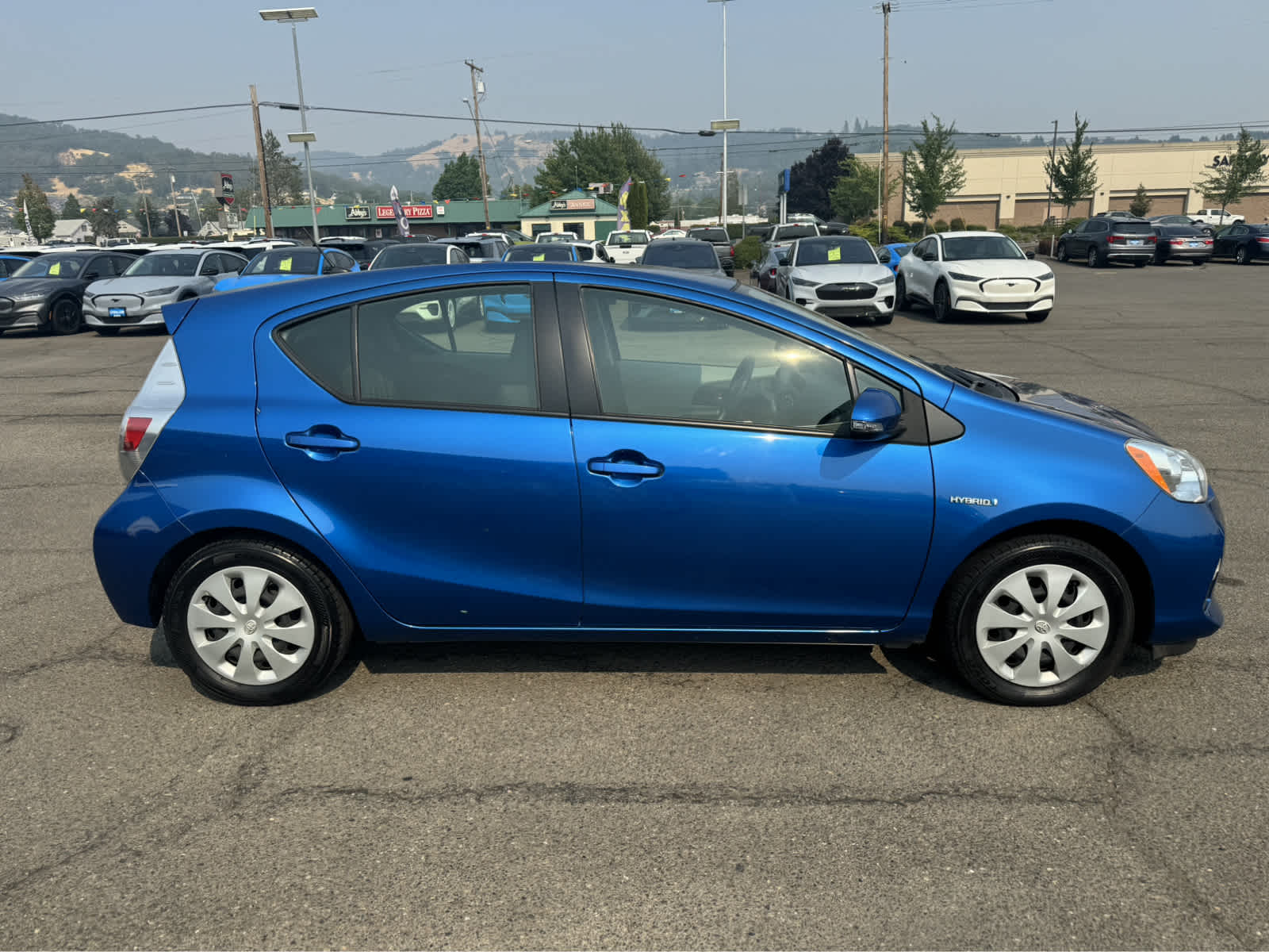 2014 Toyota Prius c Two 6