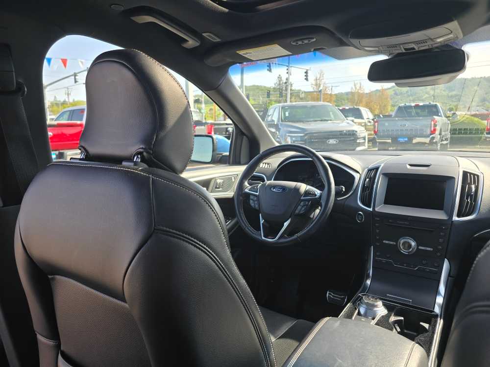 Thumbnail: 2019 Ford Edge - 10