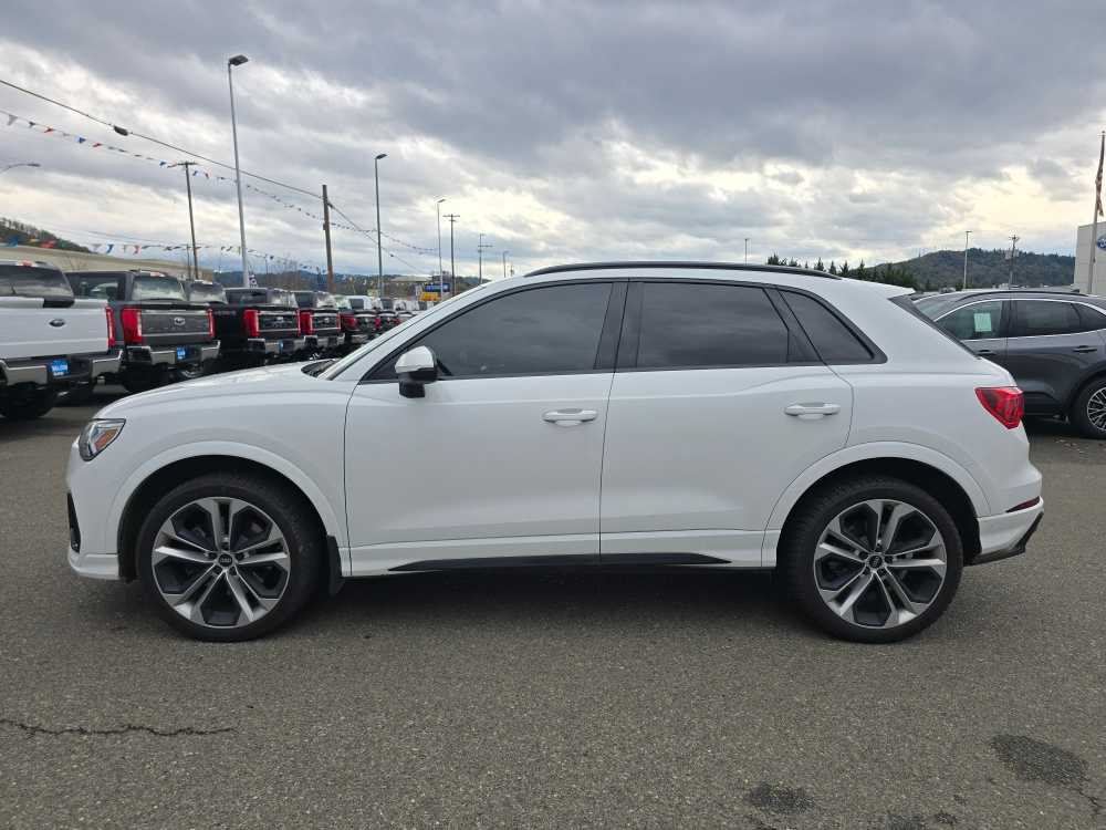 Thumbnail: 2022 Audi Q3 - 2