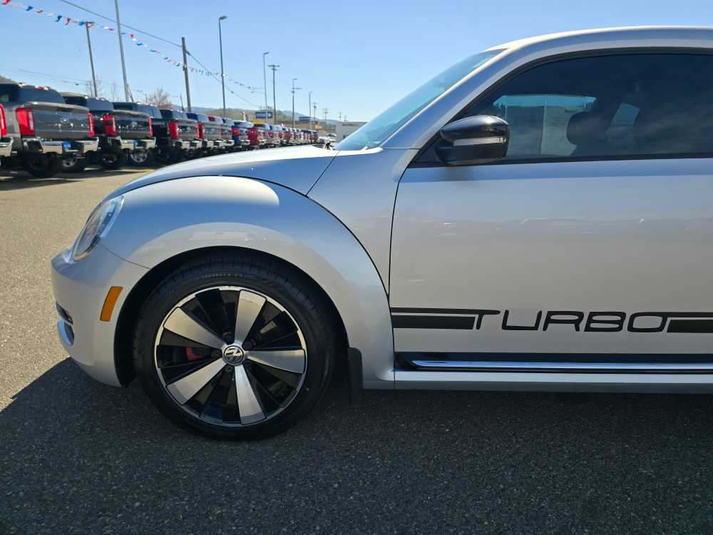 Thumbnail: 2013 Volkswagen Beetle - 9
