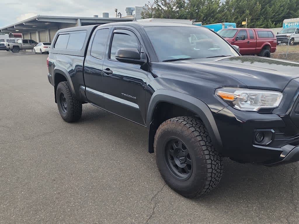 Thumbnail: 2022 Toyota Tacoma - 8