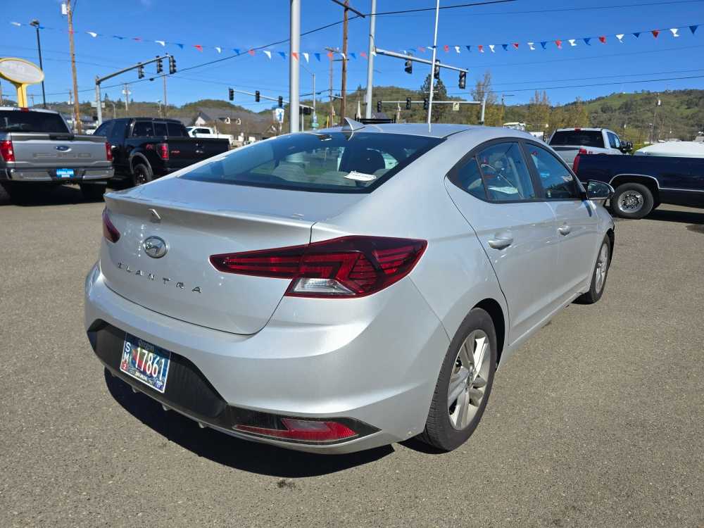 Thumbnail: 2019 Hyundai Elantra - 3