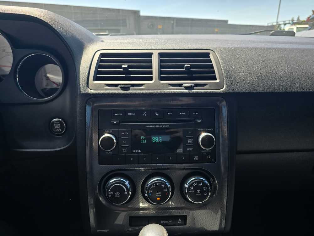2013 Dodge Challenger SXT 13