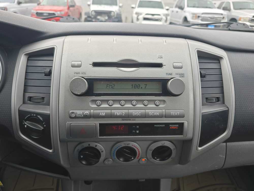 Thumbnail: 2006 Toyota Tacoma - 13