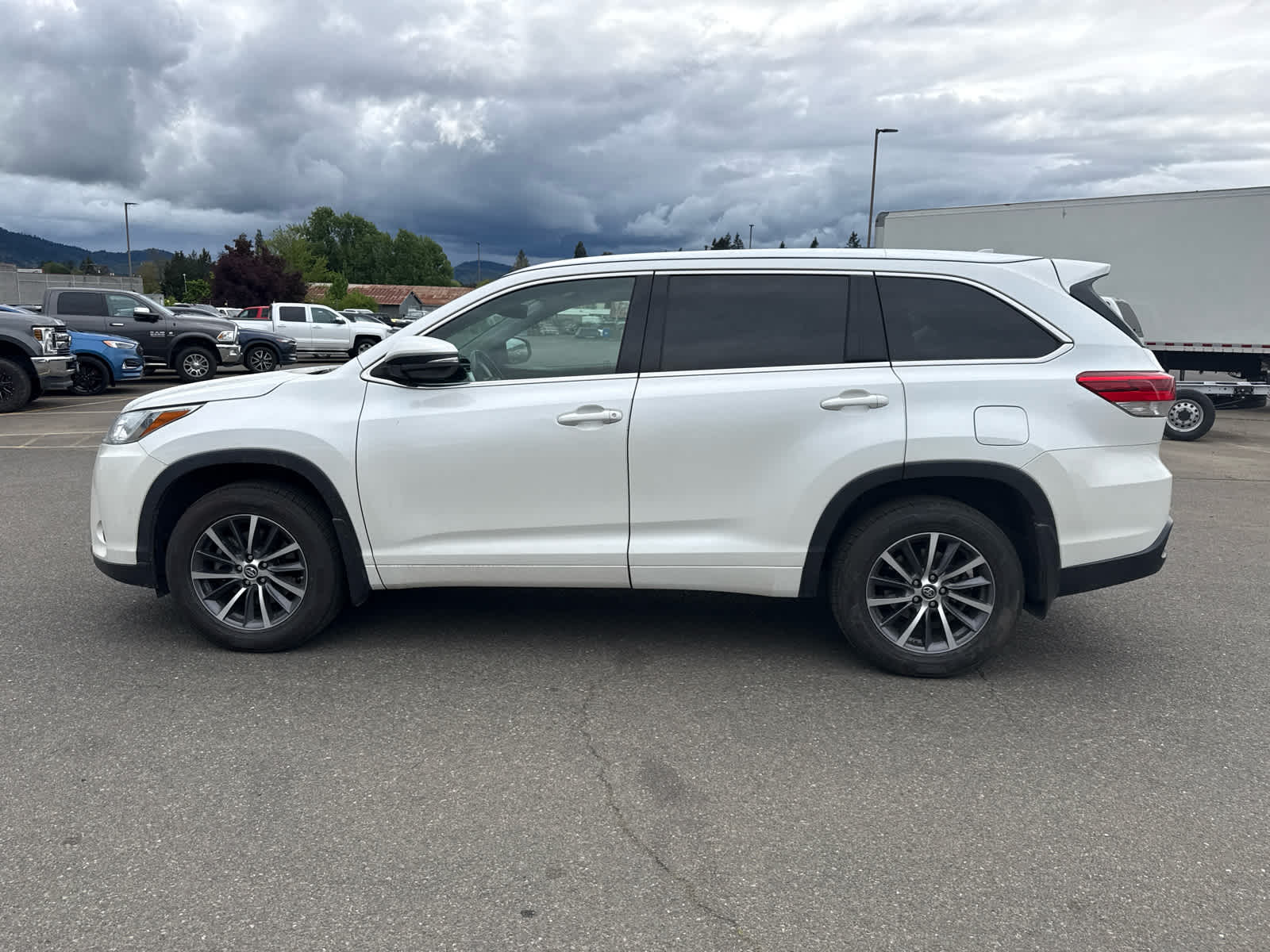 Thumbnail: 2018 Toyota Highlander - 12