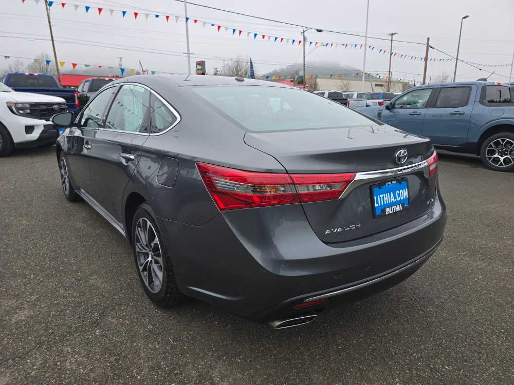 Thumbnail: 2017 Toyota Avalon - 3