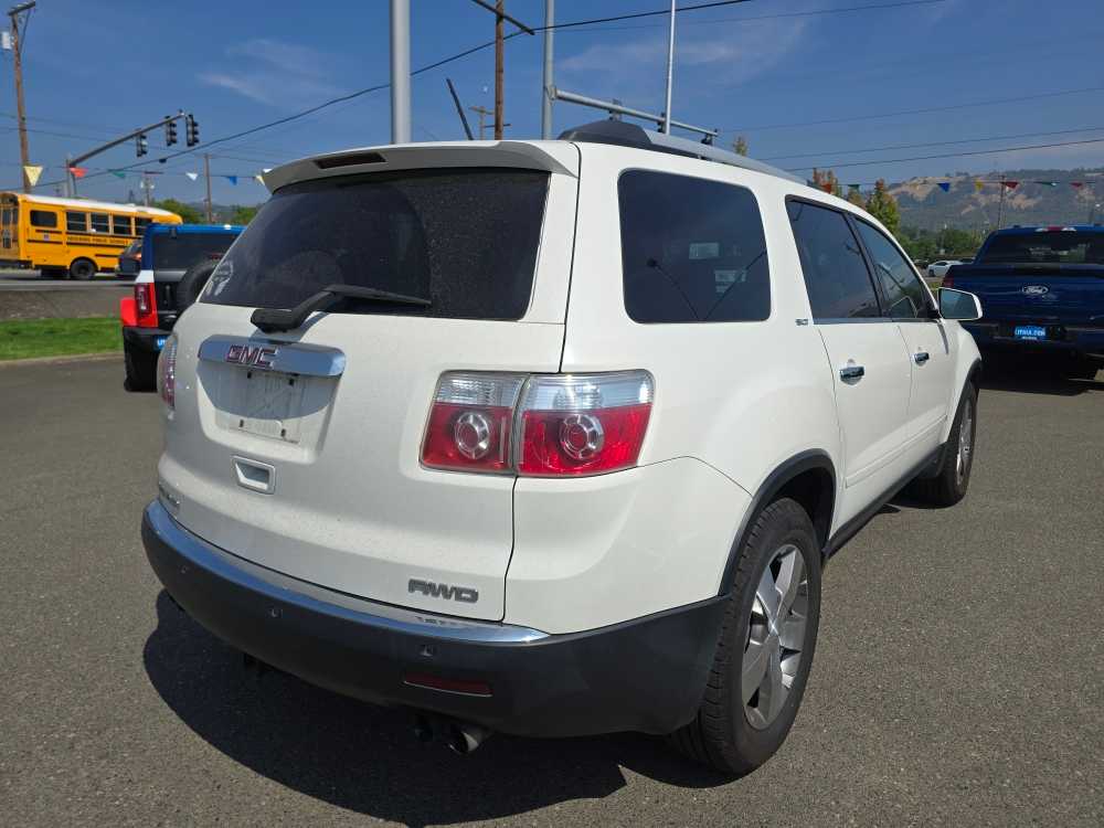 Thumbnail: 2010 GMC Acadia - 3