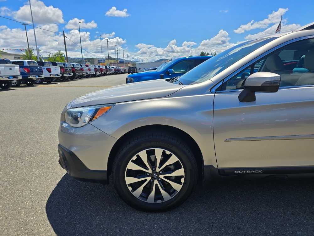 Thumbnail: 2016 Subaru Outback - 18