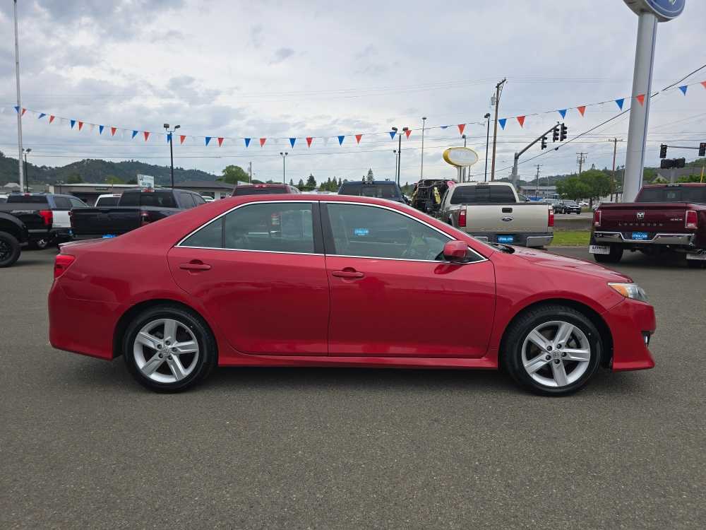 Thumbnail: 2014 Toyota Camry - 6
