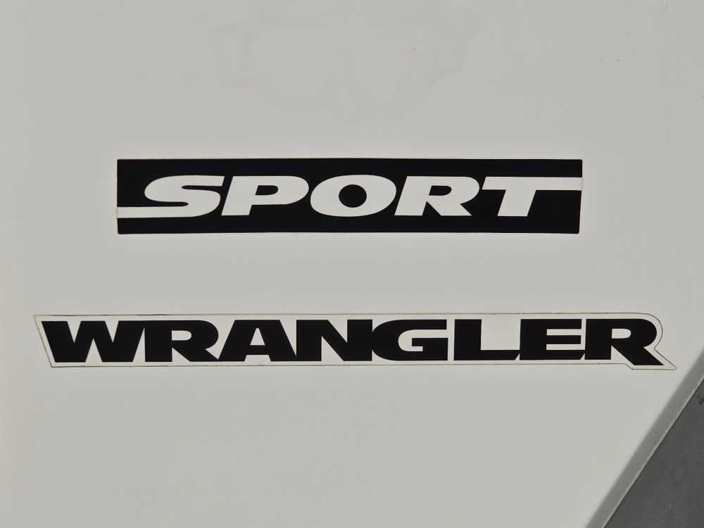 Thumbnail: 2011 Jeep Wrangler - 19