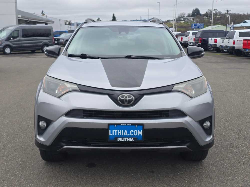 Thumbnail: 2018 Toyota RAV4 - 8