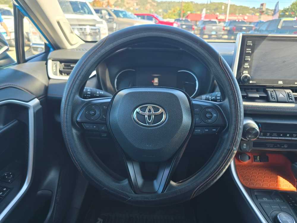 Thumbnail: 2019 Toyota RAV4 - 11