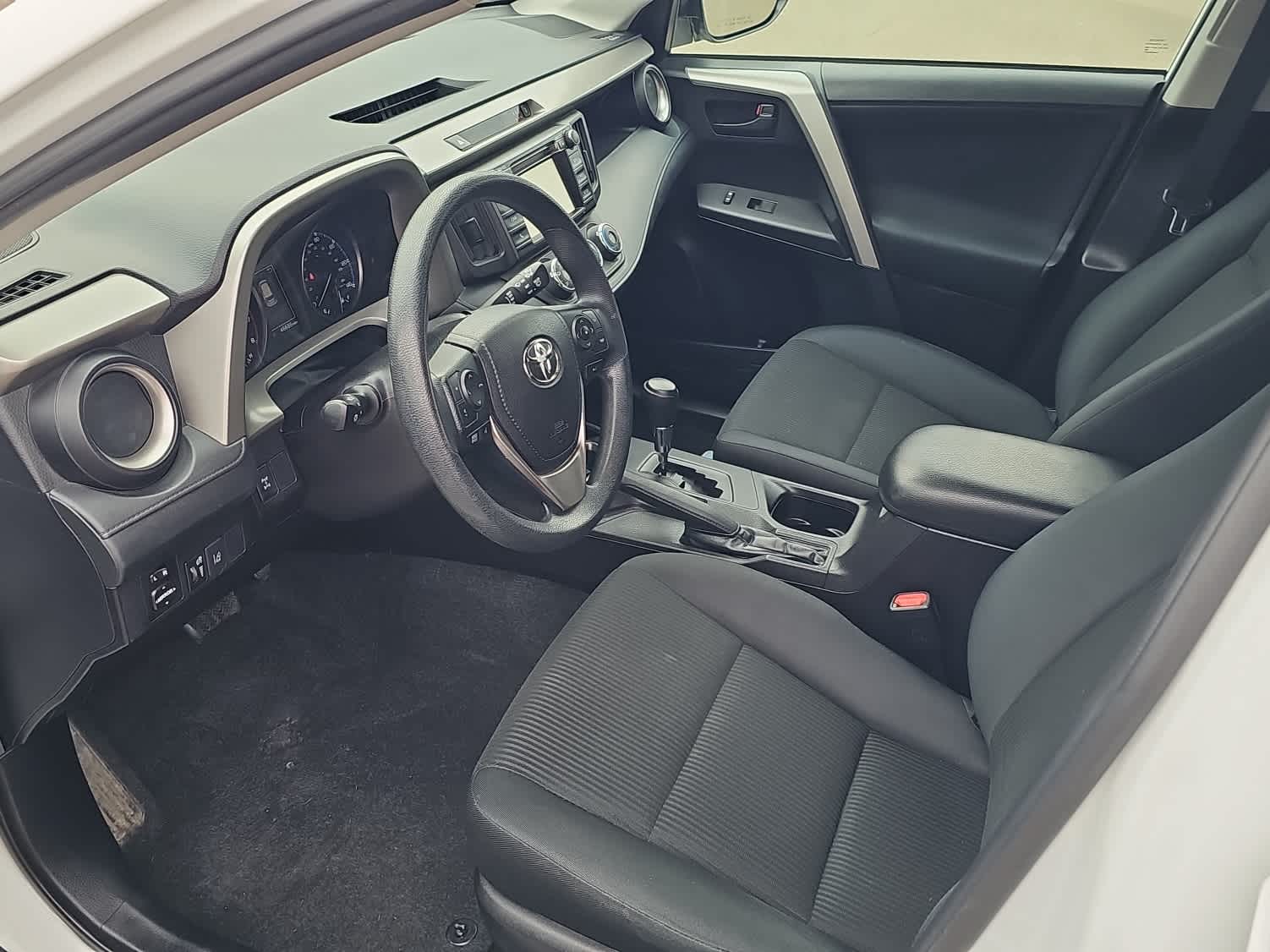 Thumbnail: 2018 Toyota RAV4 - 11